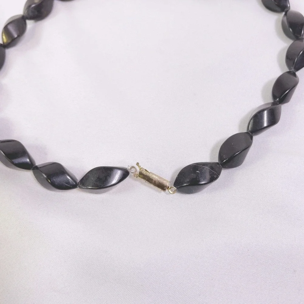 Vintage Black Twisted Marquise‎ Bead Choker Necklace Gold Tone Barrel Clasp Goth